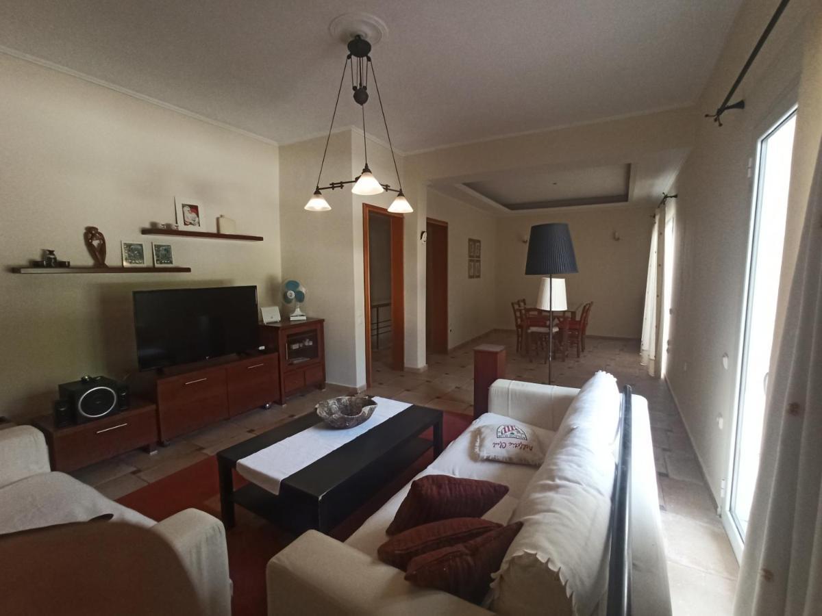 Апартаменти Σπίτι Στο Ρίο Πατρών Με Κήπο - Detached House In Rio With Garden Екстер'єр фото
